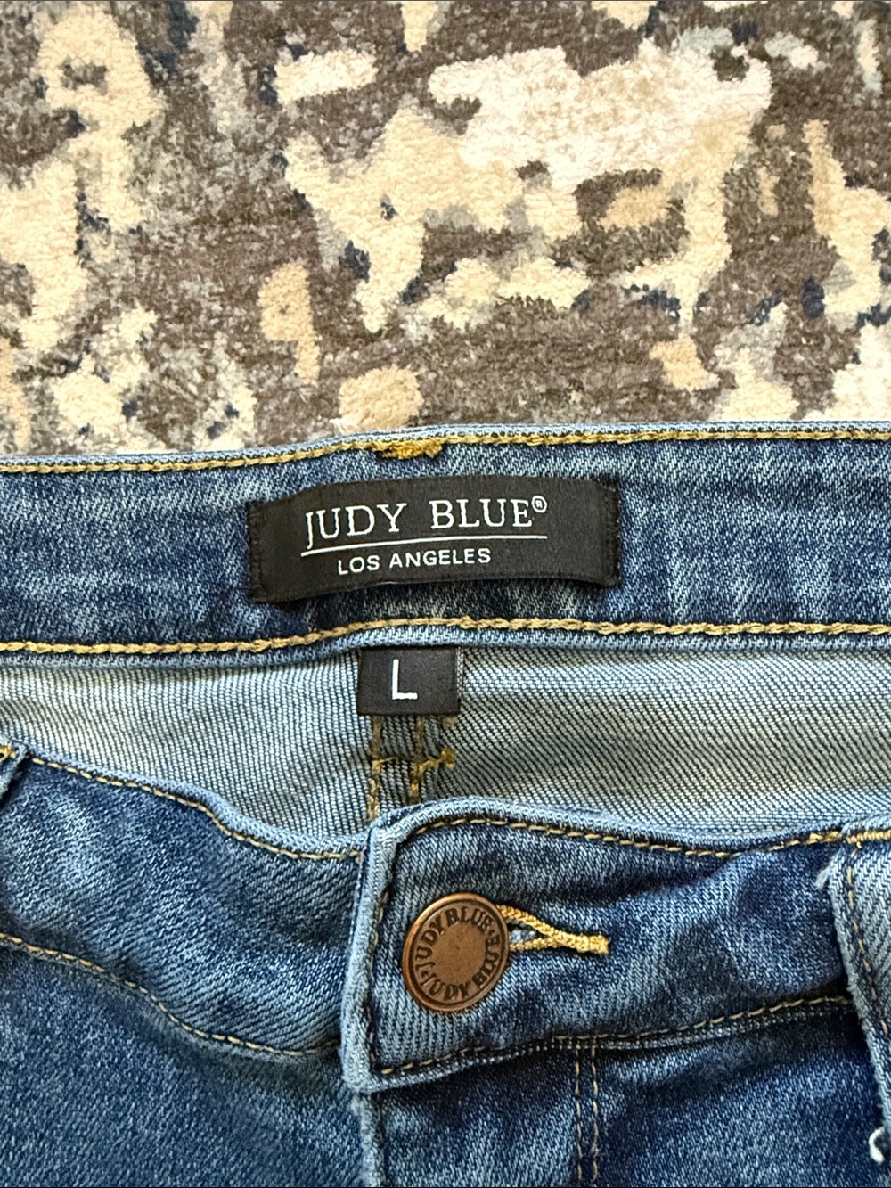 Judy Blue Medium Blue Distressed Frayed Hem Jean Shorts - Picture 2 of 9